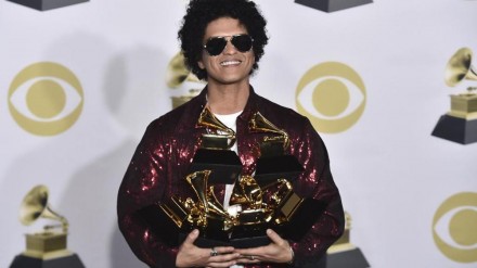 Bruno Mars il re dei Grammy Awards 2018